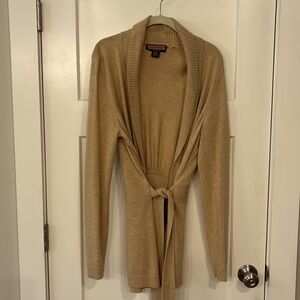 Vineyard Vines shawl collared cardigan wrap sweater in very good condition.